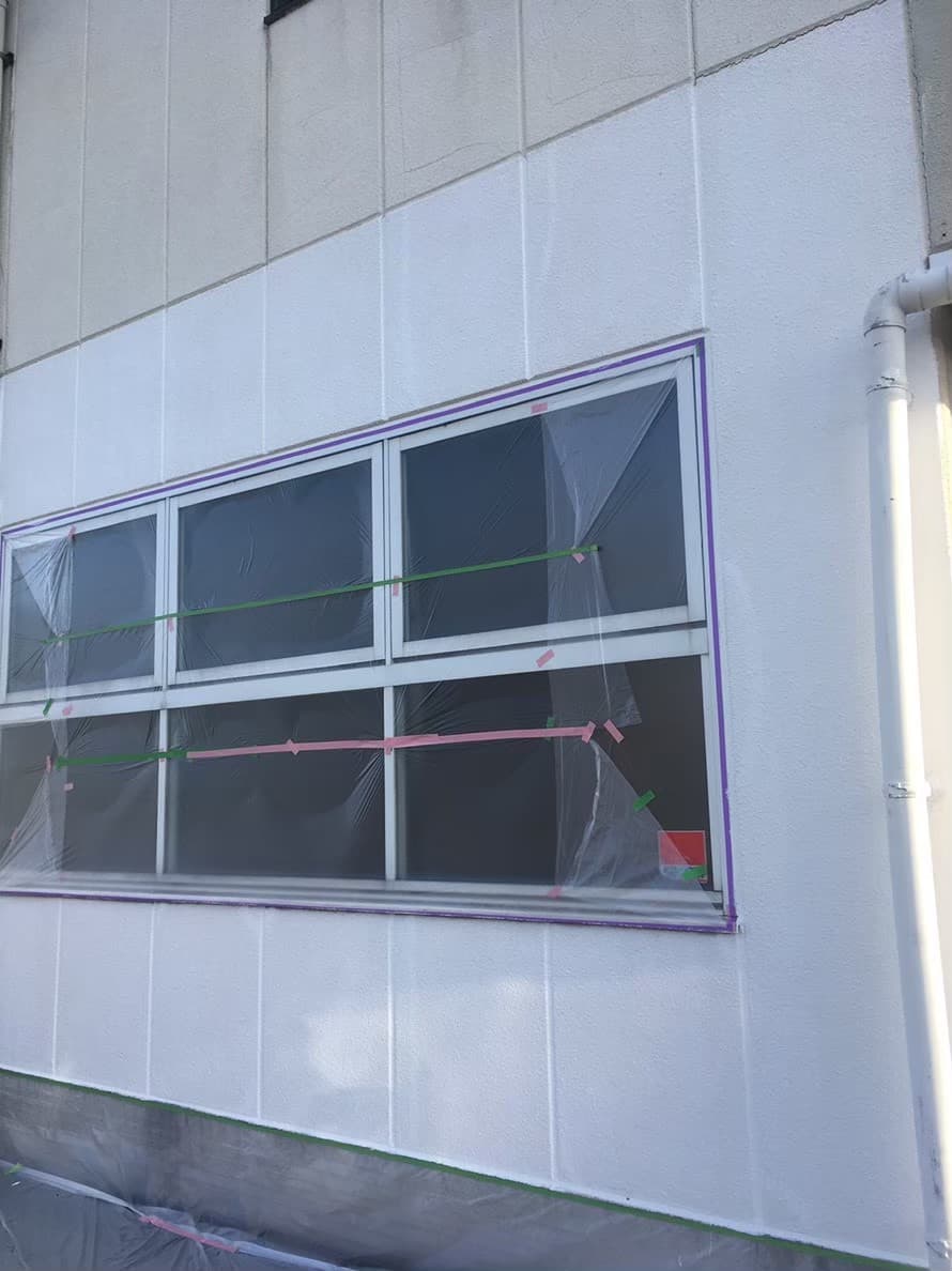 岡山市南区 某携帯ショップ 外壁塗装の画像