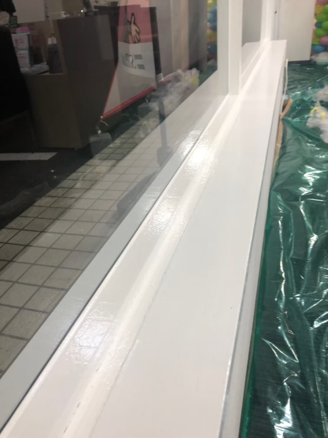 岡山市中区 某携帯ショップ店 鉄部塗装の画像